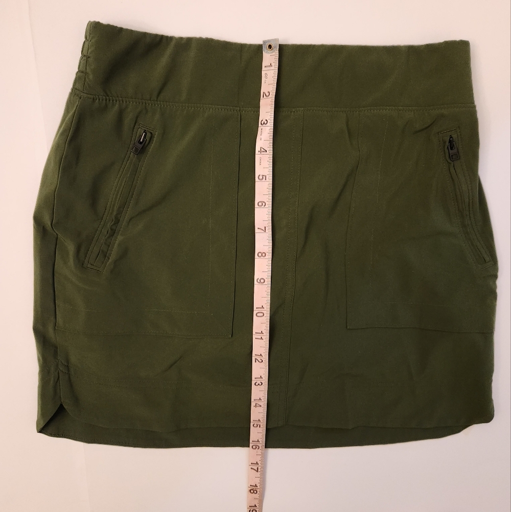 Athleta Chelsea Cargo Skort Performance Green Zip‎ Pockets Size4 - Picture 7 of 8